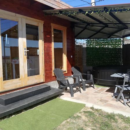 Charmant Chalet Pour 2 Personnes Spa Prive Massillargues-Attuech Zewnętrze zdjęcie