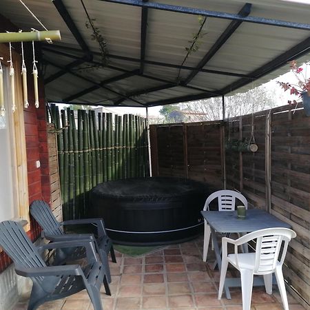 Charmant Chalet Pour 2 Personnes Spa Prive Massillargues-Attuech Zewnętrze zdjęcie